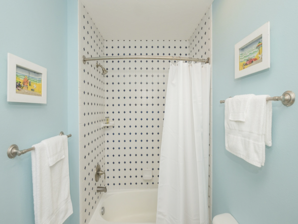 Holmes Beach Vacation Home with Pool 4 houses to beach